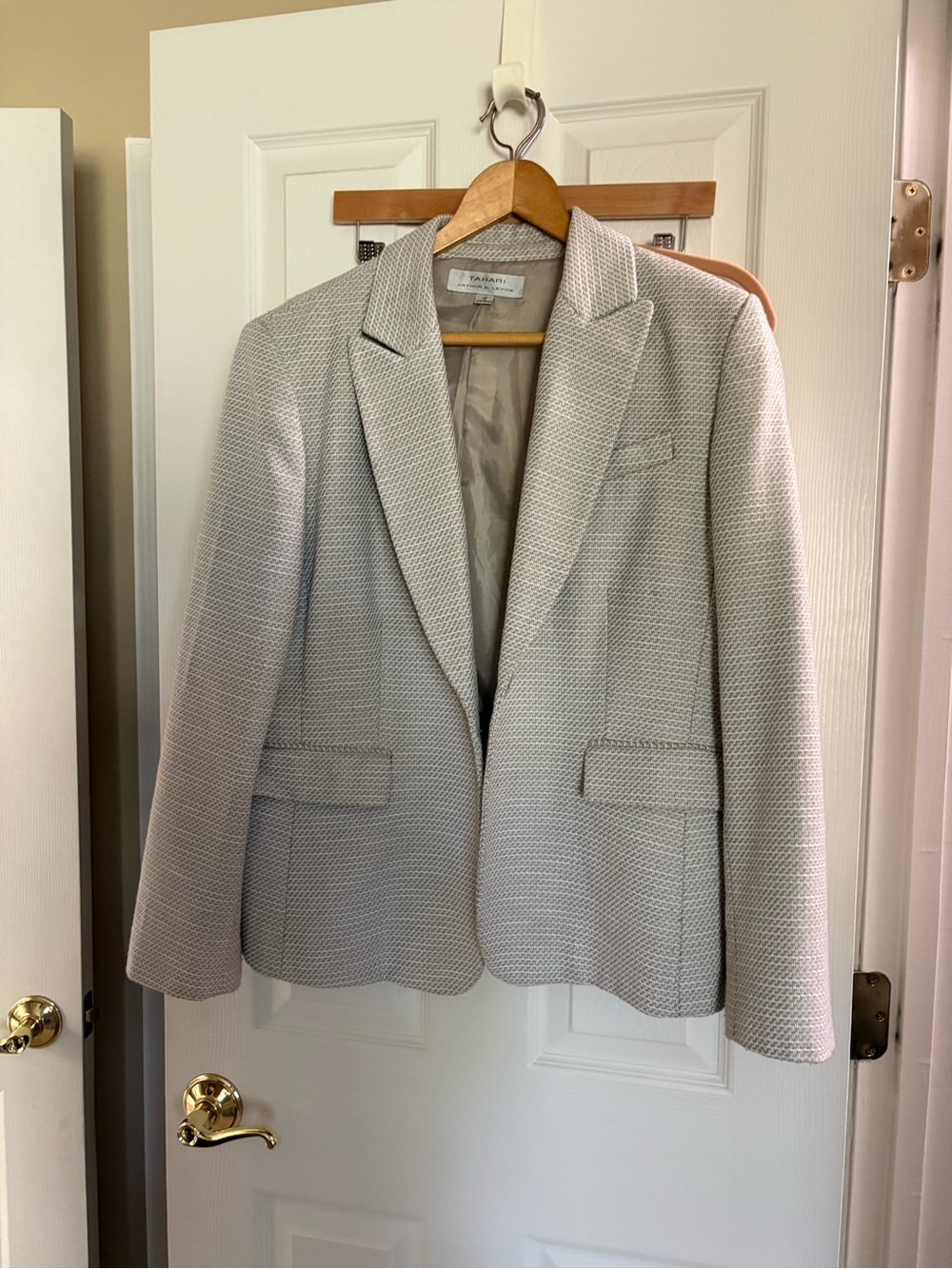 Tahari Light Gray Textured Women's Blazer